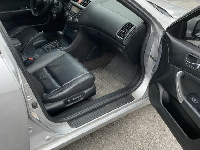 Серый Хонда Аккорд, объемом двигателя 2.4 л и пробегом 276 тыс. км за 5199 $, фото 9 на Automoto.ua