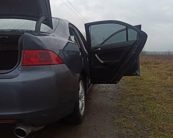 Серый Хонда Аккорд, объемом двигателя 2.4 л и пробегом 300 тыс. км за 3999 $, фото 18 на Automoto.ua