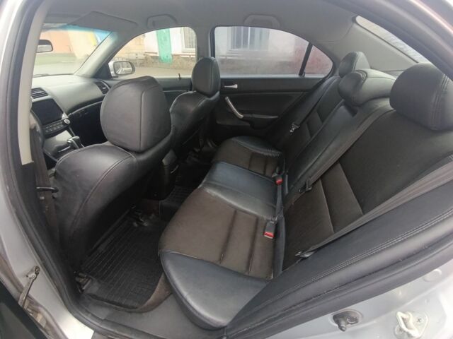 Серый Хонда Аккорд, объемом двигателя 2 л и пробегом 338 тыс. км за 5800 $, фото 3 на Automoto.ua