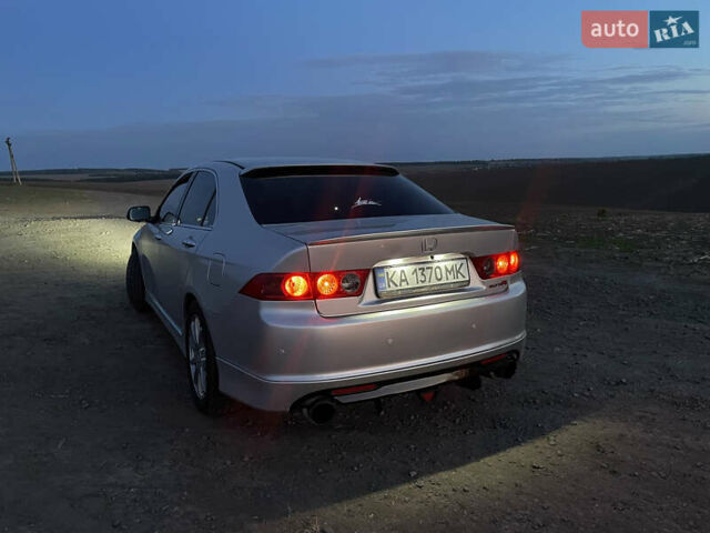 Серый Хонда Аккорд, объемом двигателя 2.35 л и пробегом 375 тыс. км за 7700 $, фото 10 на Automoto.ua