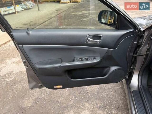 Сірий Хонда Аккорд, об'ємом двигуна 2 л та пробігом 188 тис. км за 6999 $, фото 19 на Automoto.ua