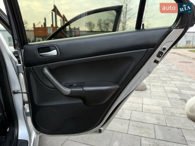 Серый Хонда Аккорд, объемом двигателя 2.4 л и пробегом 156 тыс. км за 9800 $, фото 56 на Automoto.ua