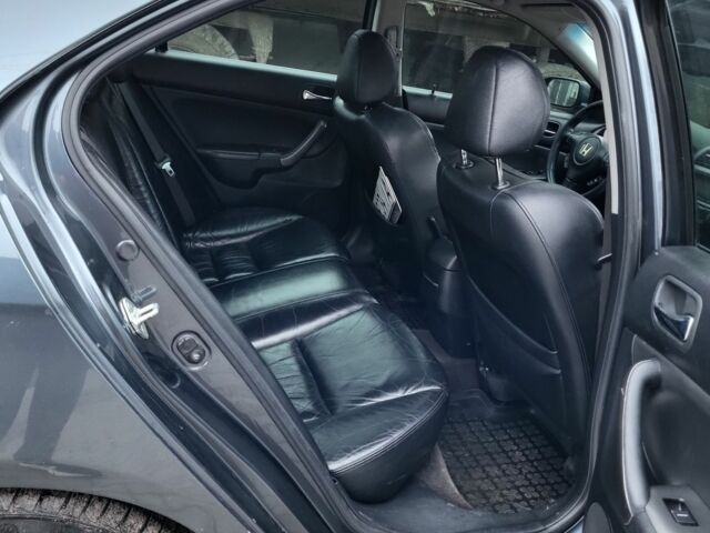 Сірий Хонда Аккорд, об'ємом двигуна 2 л та пробігом 299 тис. км за 5200 $, фото 6 на Automoto.ua