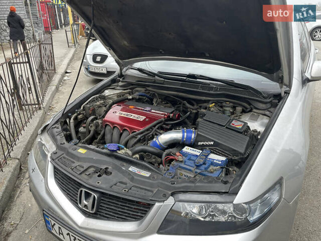 Серый Хонда Аккорд, объемом двигателя 2.35 л и пробегом 375 тыс. км за 7700 $, фото 11 на Automoto.ua