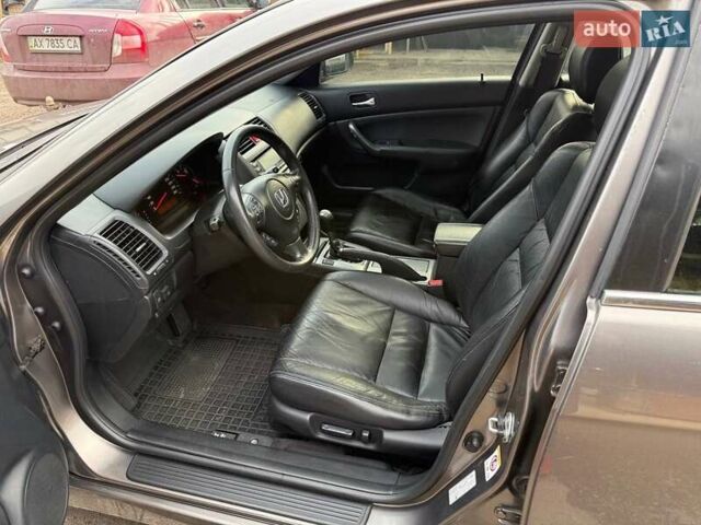 Сірий Хонда Аккорд, об'ємом двигуна 2 л та пробігом 188 тис. км за 6999 $, фото 18 на Automoto.ua