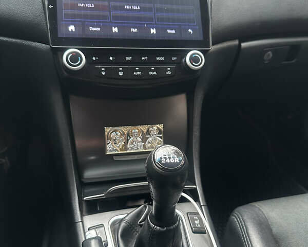 Серый Хонда Аккорд, объемом двигателя 2.2 л и пробегом 366 тыс. км за 7100 $, фото 10 на Automoto.ua