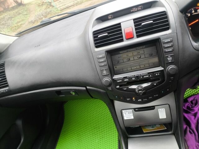 Серый Хонда Аккорд, объемом двигателя 2.2 л и пробегом 342 тыс. км за 2131 $, фото 7 на Automoto.ua