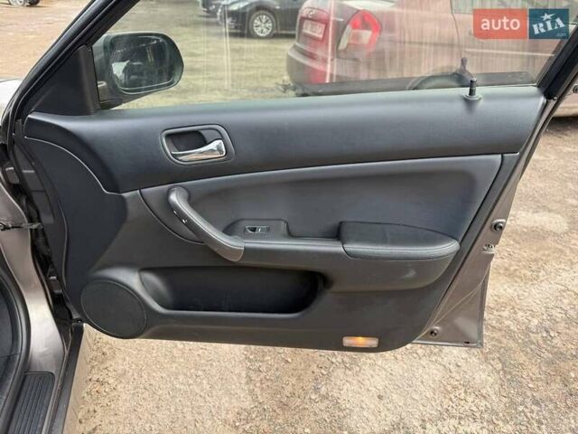 Сірий Хонда Аккорд, об'ємом двигуна 2 л та пробігом 188 тис. км за 6999 $, фото 29 на Automoto.ua