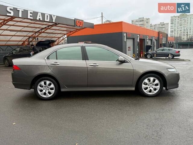 Сірий Хонда Аккорд, об'ємом двигуна 2 л та пробігом 188 тис. км за 6999 $, фото 8 на Automoto.ua