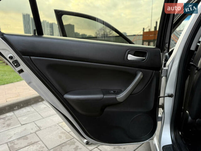 Серый Хонда Аккорд, объемом двигателя 2.4 л и пробегом 156 тыс. км за 9800 $, фото 60 на Automoto.ua