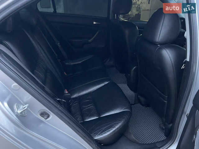 Серый Хонда Аккорд, объемом двигателя 2.4 л и пробегом 260 тыс. км за 6800 $, фото 10 на Automoto.ua