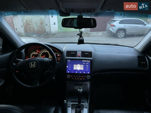 Серый Хонда Аккорд, объемом двигателя 2.4 л и пробегом 260 тыс. км за 6800 $, фото 12 на Automoto.ua