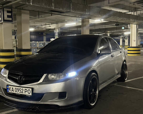 Сірий Хонда Аккорд, об'ємом двигуна 2 л та пробігом 300 тис. км за 5500 $, фото 1 на Automoto.ua