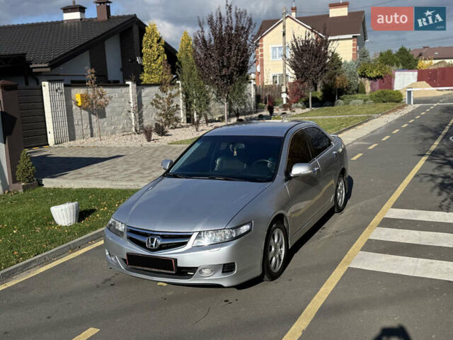 Сірий Хонда Аккорд, об'ємом двигуна 2 л та пробігом 235 тис. км за 6950 $, фото 5 на Automoto.ua