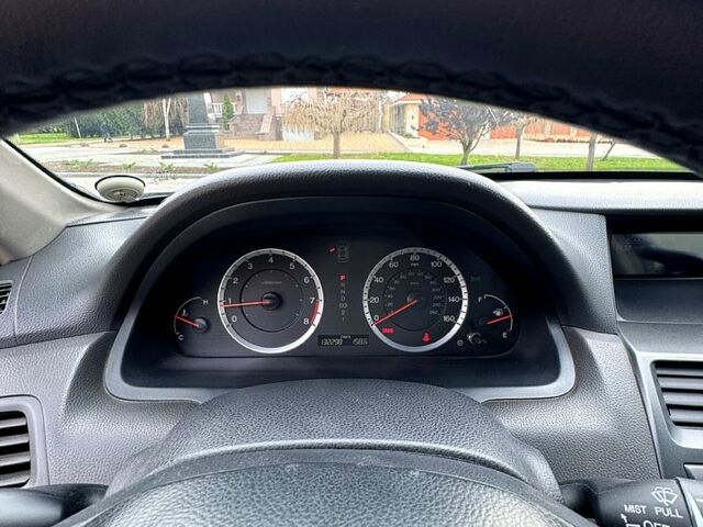 Серый Хонда Аккорд, объемом двигателя 2.4 л и пробегом 210 тыс. км за 6400 $, фото 7 на Automoto.ua