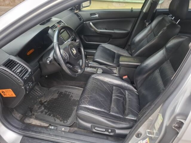 Серый Хонда Аккорд, объемом двигателя 2.4 л и пробегом 252 тыс. км за 3032 $, фото 5 на Automoto.ua