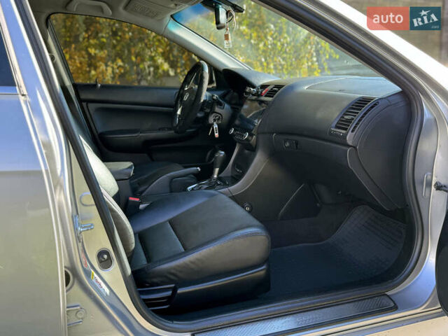 Сірий Хонда Аккорд, об'ємом двигуна 2 л та пробігом 235 тис. км за 6950 $, фото 18 на Automoto.ua