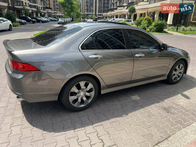 Серый Хонда Аккорд, объемом двигателя 2.4 л и пробегом 250 тыс. км за 7700 $, фото 1 на Automoto.ua
