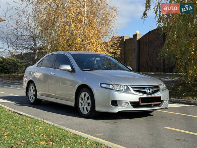 Сірий Хонда Аккорд, об'ємом двигуна 2 л та пробігом 235 тис. км за 6950 $, фото 4 на Automoto.ua