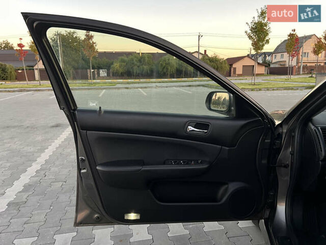 Сірий Хонда Аккорд, об'ємом двигуна 2 л та пробігом 258 тис. км за 7400 $, фото 4 на Automoto.ua