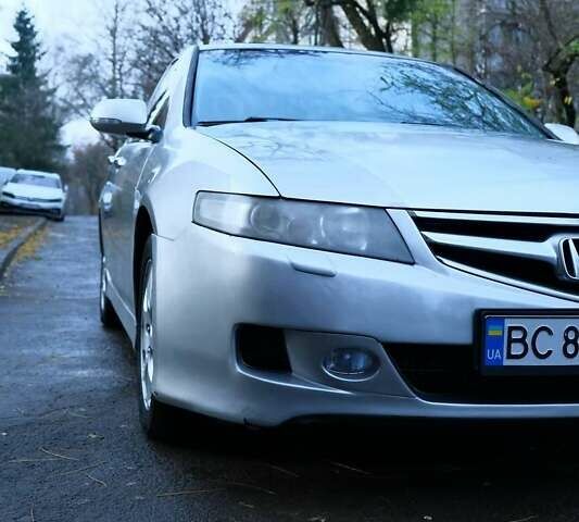 Серый Хонда Аккорд, объемом двигателя 2 л и пробегом 296 тыс. км за 6800 $, фото 1 на Automoto.ua