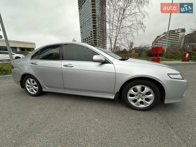 Серый Хонда Аккорд, объемом двигателя 2 л и пробегом 205 тыс. км за 8000 $, фото 1 на Automoto.ua