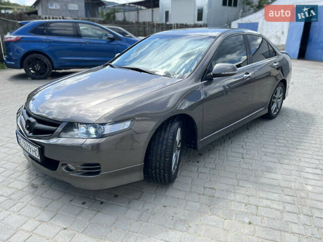 Серый Хонда Аккорд, объемом двигателя 2.4 л и пробегом 270 тыс. км за 8600 $, фото 5 на Automoto.ua
