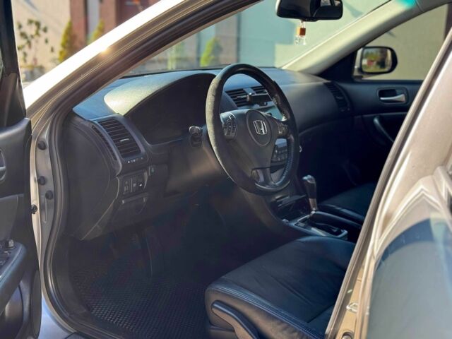 Сірий Хонда Аккорд, об'ємом двигуна 2 л та пробігом 235 тис. км за 6950 $, фото 6 на Automoto.ua