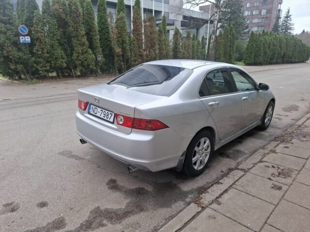 Серый Хонда Аккорд, объемом двигателя 2.4 л и пробегом 252 тыс. км за 3032 $, фото 1 на Automoto.ua