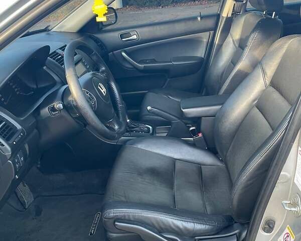 Серый Хонда Аккорд, объемом двигателя 2 л и пробегом 316 тыс. км за 6500 $, фото 5 на Automoto.ua