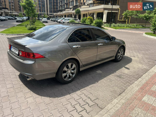 Серый Хонда Аккорд, объемом двигателя 2.4 л и пробегом 250 тыс. км за 7700 $, фото 2 на Automoto.ua