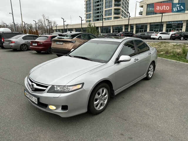 Серый Хонда Аккорд, объемом двигателя 2 л и пробегом 205 тыс. км за 8000 $, фото 2 на Automoto.ua