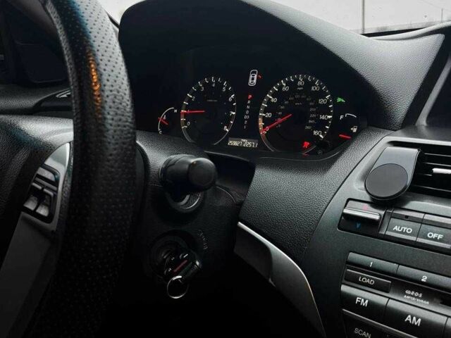 Серый Хонда Аккорд, объемом двигателя 2.4 л и пробегом 260 тыс. км за 6000 $, фото 11 на Automoto.ua