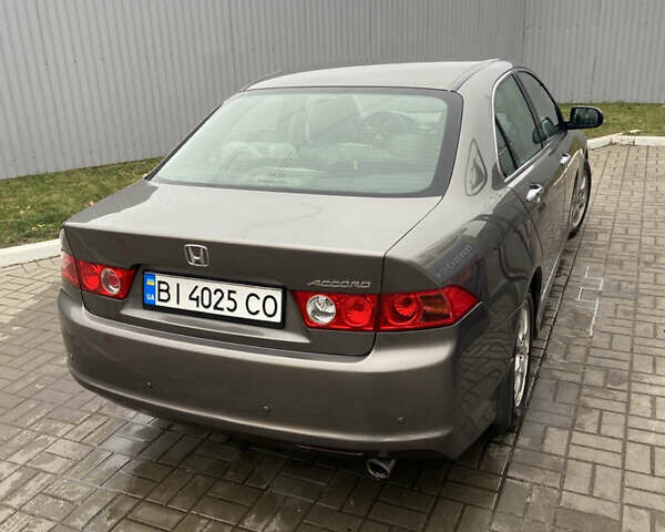 Серый Хонда Аккорд, объемом двигателя 2 л и пробегом 218 тыс. км за 7100 $, фото 1 на Automoto.ua