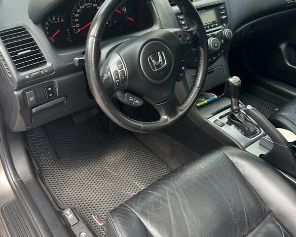 Серый Хонда Аккорд, объемом двигателя 2.4 л и пробегом 250 тыс. км за 7700 $, фото 23 на Automoto.ua