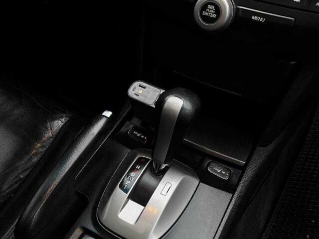 Серый Хонда Аккорд, объемом двигателя 2.4 л и пробегом 260 тыс. км за 6000 $, фото 10 на Automoto.ua