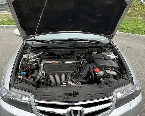 Серый Хонда Аккорд, объемом двигателя 2 л и пробегом 205 тыс. км за 8000 $, фото 12 на Automoto.ua