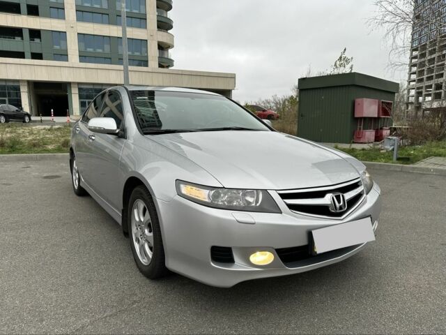 Серый Хонда Аккорд, объемом двигателя 2 л и пробегом 205 тыс. км за 8000 $, фото 1 на Automoto.ua