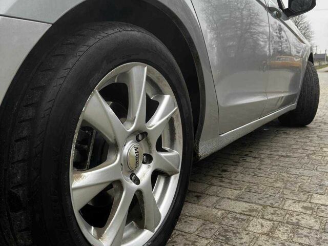 Серый Хонда Аккорд, объемом двигателя 2.4 л и пробегом 260 тыс. км за 6000 $, фото 5 на Automoto.ua