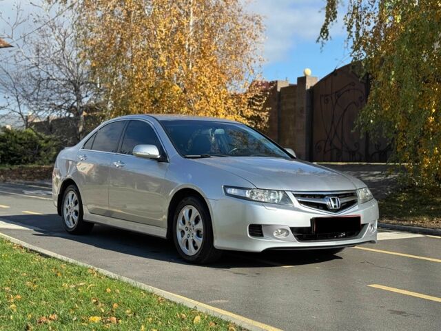 Сірий Хонда Аккорд, об'ємом двигуна 2 л та пробігом 235 тис. км за 6950 $, фото 4 на Automoto.ua