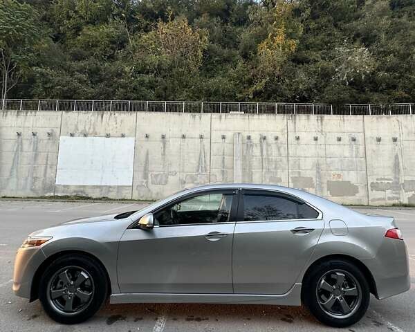 Серый Хонда Аккорд, объемом двигателя 2.4 л и пробегом 160 тыс. км за 10000 $, фото 2 на Automoto.ua