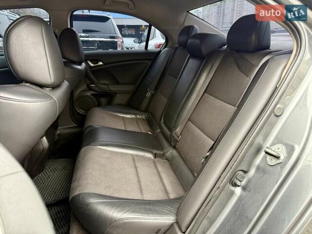 Серый Хонда Аккорд, объемом двигателя 2.4 л и пробегом 203 тыс. км за 9500 $, фото 9 на Automoto.ua