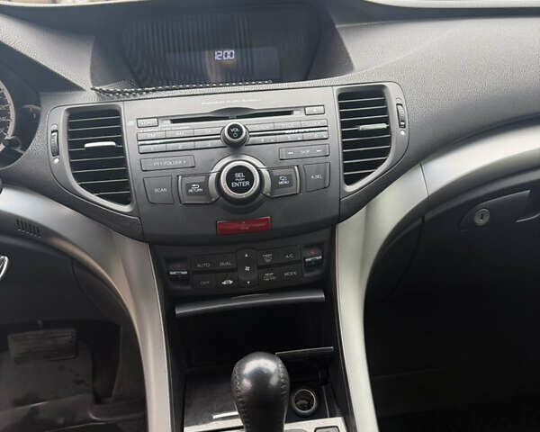 Серый Хонда Аккорд, объемом двигателя 2.4 л и пробегом 291 тыс. км за 9100 $, фото 19 на Automoto.ua