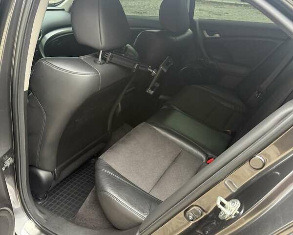 Серый Хонда Аккорд, объемом двигателя 2.35 л и пробегом 166 тыс. км за 11200 $, фото 9 на Automoto.ua