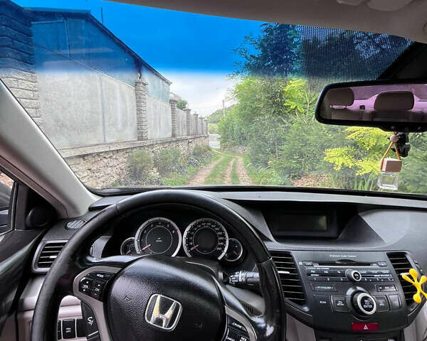 Серый Хонда Аккорд, объемом двигателя 2.2 л и пробегом 341 тыс. км за 8500 $, фото 12 на Automoto.ua