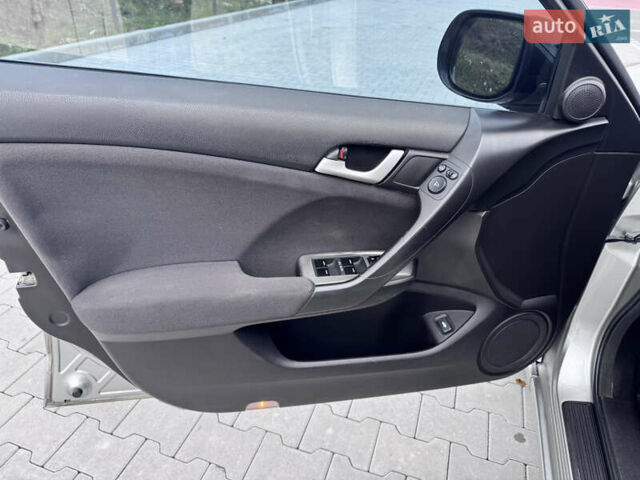 Серый Хонда Аккорд, объемом двигателя 2 л и пробегом 120 тыс. км за 8200 $, фото 11 на Automoto.ua