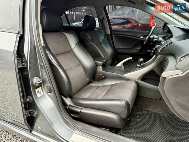 Серый Хонда Аккорд, объемом двигателя 2.4 л и пробегом 203 тыс. км за 9500 $, фото 11 на Automoto.ua