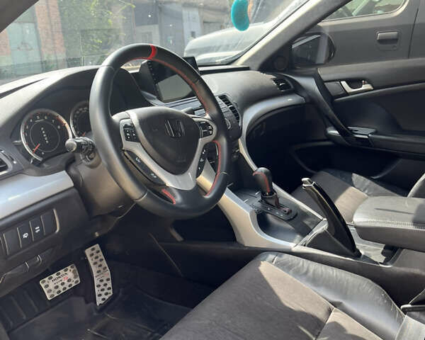 Серый Хонда Аккорд, объемом двигателя 2.35 л и пробегом 213 тыс. км за 10600 $, фото 6 на Automoto.ua