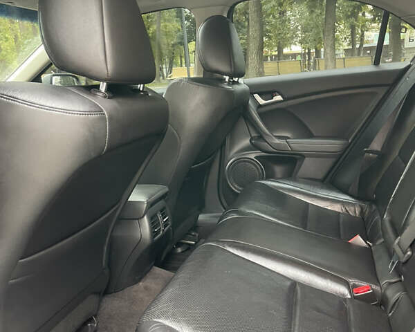 Серый Хонда Аккорд, объемом двигателя 2.4 л и пробегом 150 тыс. км за 11999 $, фото 56 на Automoto.ua