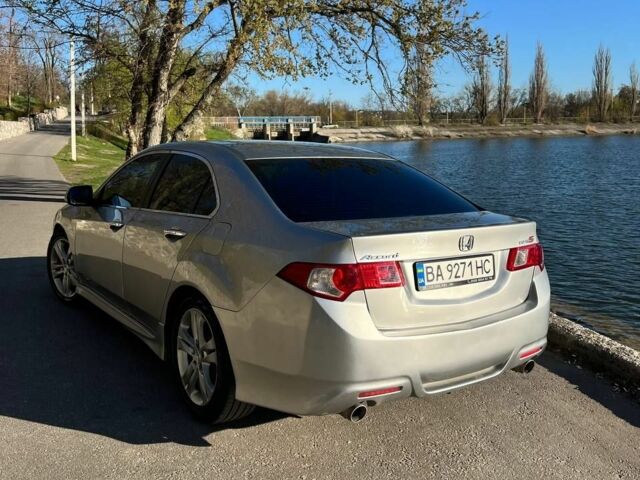 Серый Хонда Аккорд, объемом двигателя 2.4 л и пробегом 240 тыс. км за 7950 $, фото 2 на Automoto.ua